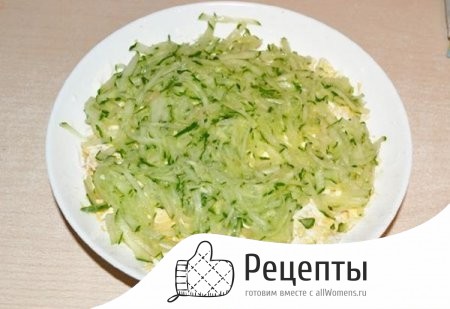 1495183371_salat-s-kurinoy-grudkoy-i-gretskim-orekhom-10