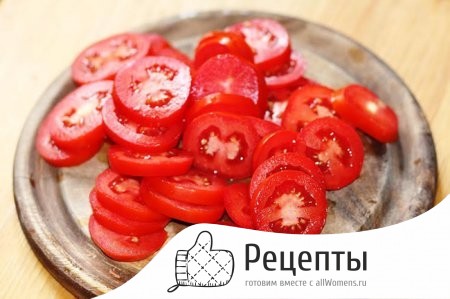 1485425753_salat-cezar-s-kuricey-pomidorami-2