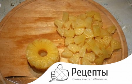 1487943385_salat-s-krabovymi-palochkami-i-ananasom-7