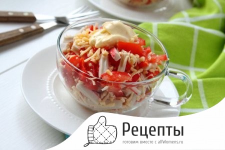 1487946398_salat-s-krabovymi-palochkami-i-pomidorami-8
