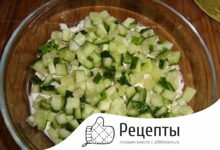 1495180101_salat-iz-kopchenoy-grudki-i-koreyskoy-morkovi-5