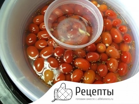 1410086569_kak-zasolit-pomidory-v-kastryule-na-zimu0