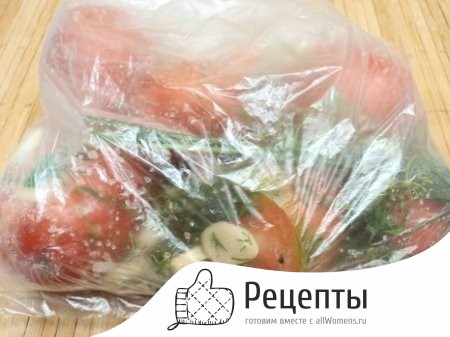 1411317250_malosolnye-pomidory-bystrogo-prigotovleniya-v-pakete0