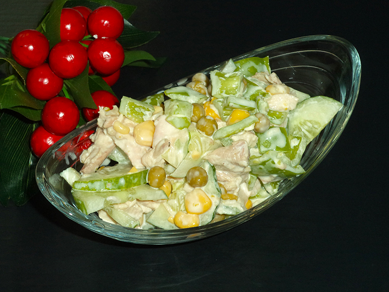 Ингредиенты для «Салат из маринованной курицы с зеленым горошком»: