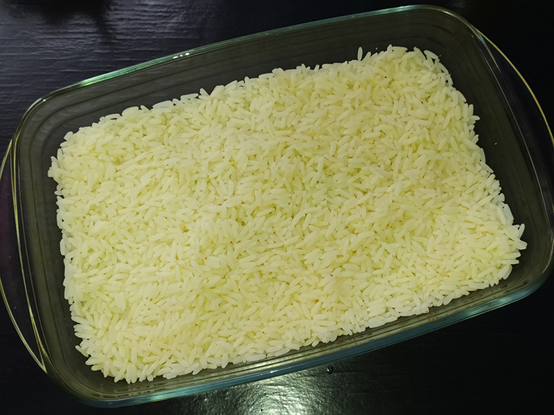Рис в духовке. Запеченный рис. Выложить рис в форму.